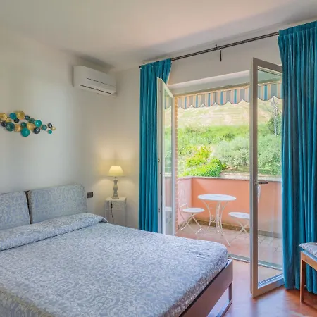 Holiday Dei Poeti By Interhome